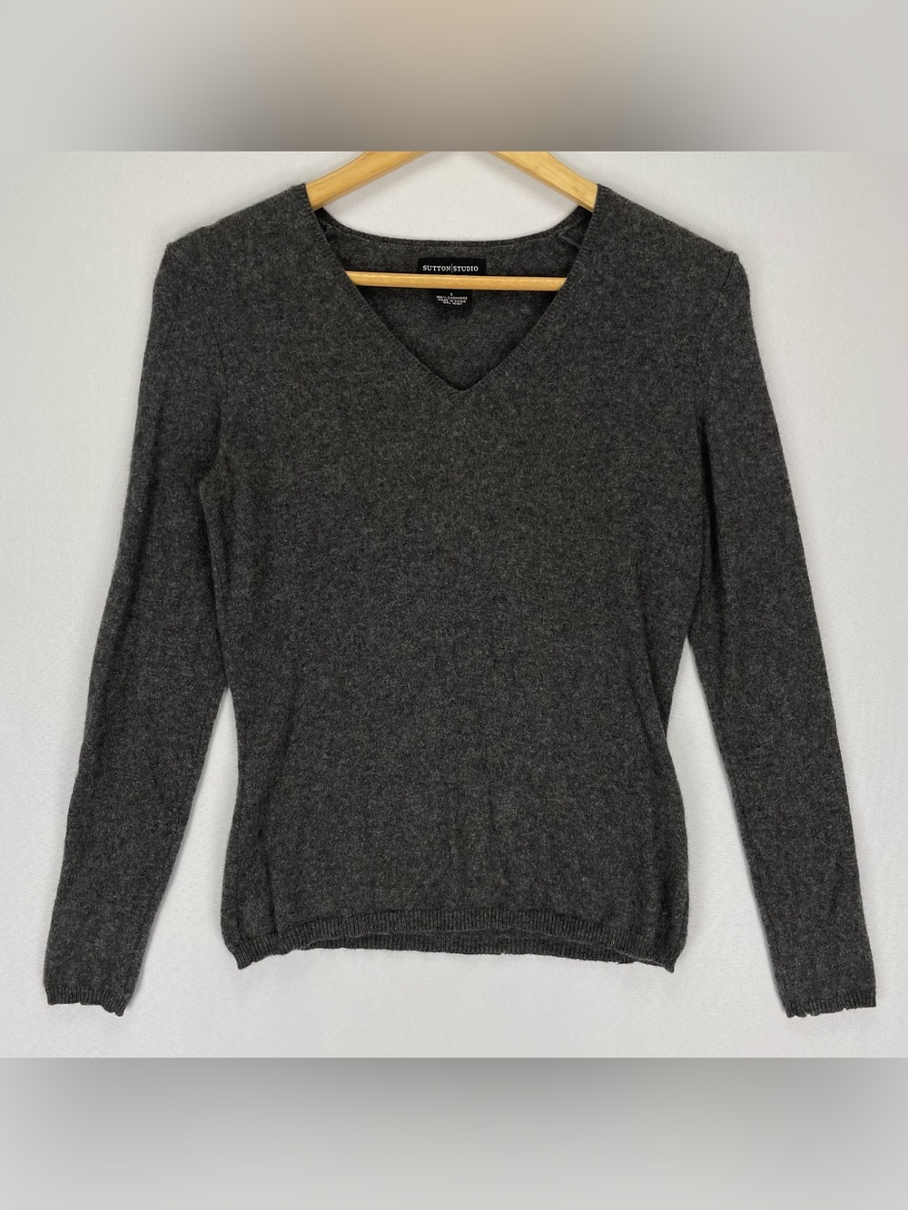Sutton Studio Cashmere Sweater Women’s Small Gray V-Neck Knit 100% Cashmere